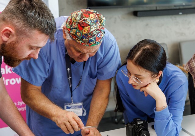 Dr. Vanessa Fedirko, a first-year surgery resident at Kyiv Medical University, observing a mission led by the Canada Ukraine Surgical Aid Program. 